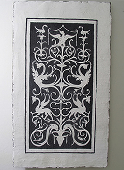 Sgraffito-Tafel „Große Arabeske“, 99 × 60 cm